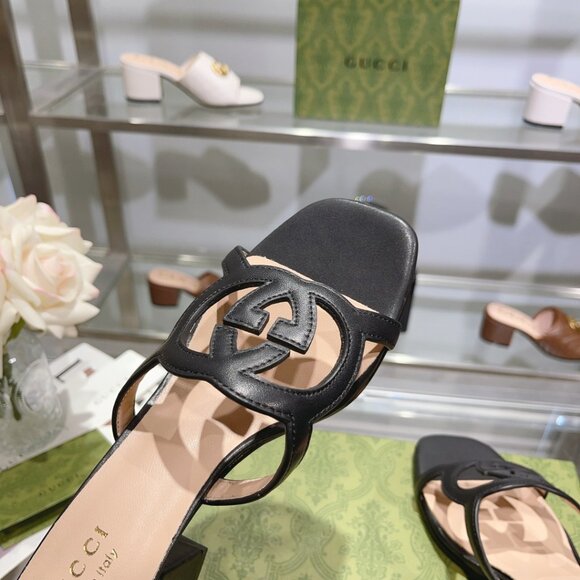 Gucci Heel Rubber Logo Slide Sandals - Picture 6 of 8